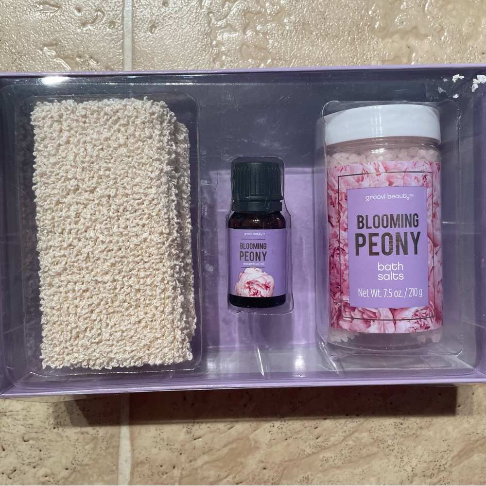 Groovi Beauty Blooming Peony Gift Set